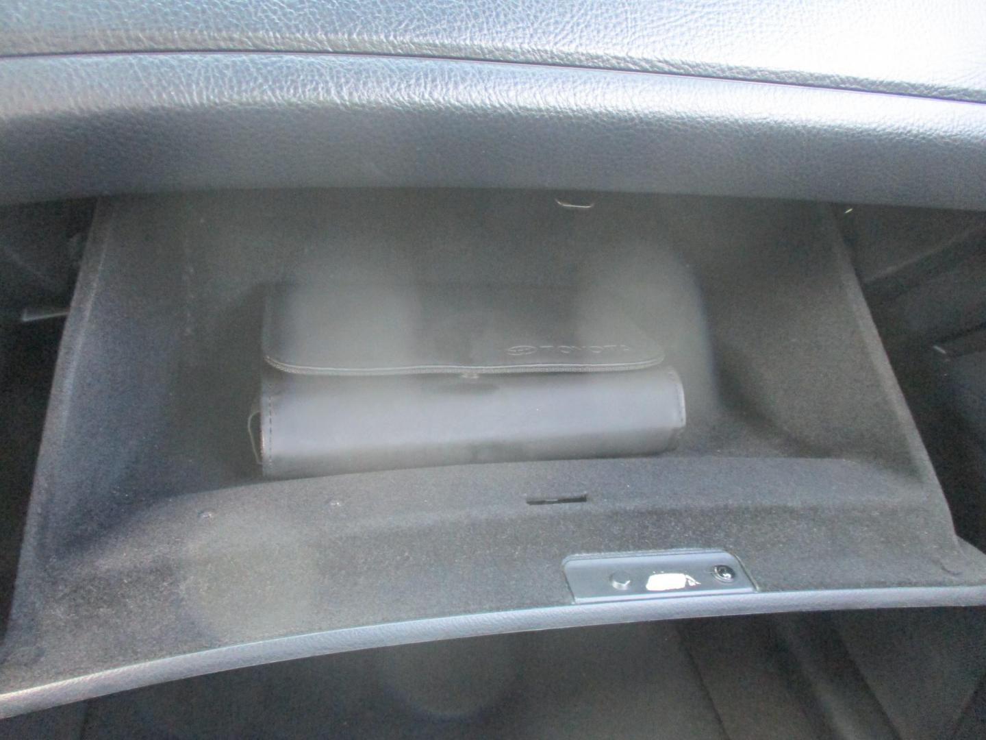 2012 BLACK Toyota Avalon Base (4T1BK3DB9CU) with an 3.5L V6 DOHC 24V engine, 6-Speed Automatic transmission, located at 540a Delsea Drive, Sewell, NJ, 08080, (987) 867-5309, 39.752560, -75.111206 - Photo#24