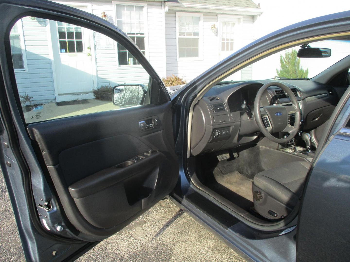 2012 BLUE Ford Fusion SE (3FAHP0HA4CR) with an 2.5L L4 DOHC 16V engine, located at 540a Delsea Drive, Sewell, NJ, 08080, (987) 867-5309, 39.752560, -75.111206 - Photo#10
