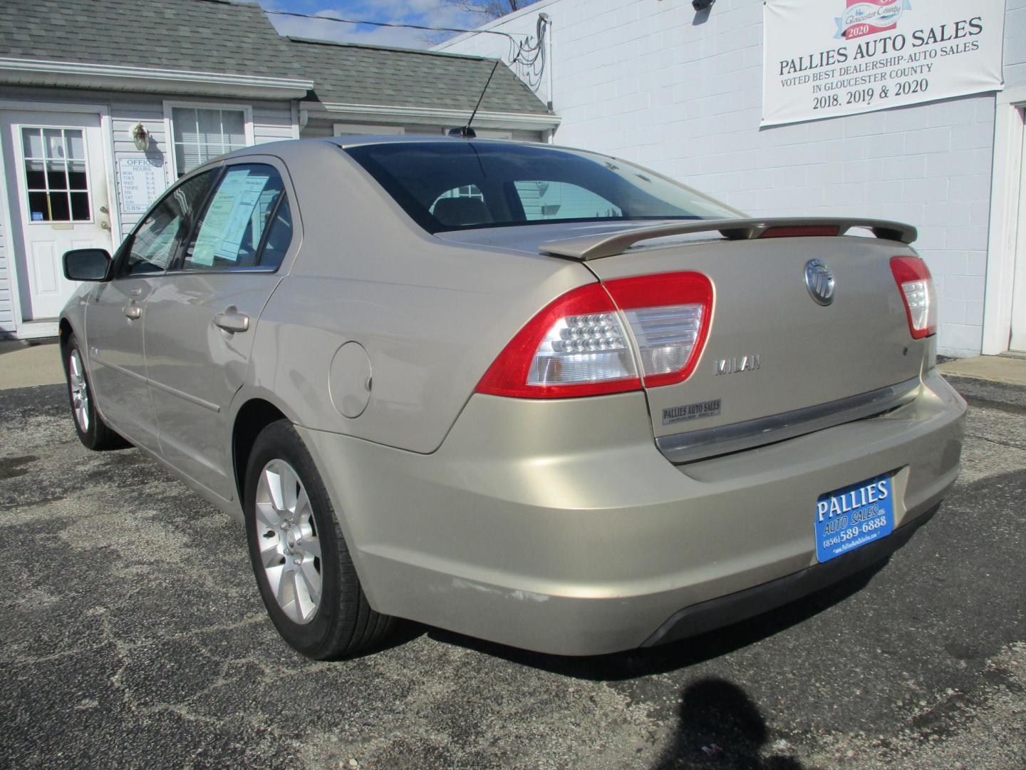 2008 TAN Mercury Milan I4 (3MEHM07Z48R) with an 2.3L L4 DOHC 16V engine, located at 540a Delsea Drive, Sewell, NJ, 08080, (987) 867-5309, 39.752560, -75.111206 - Photo#2