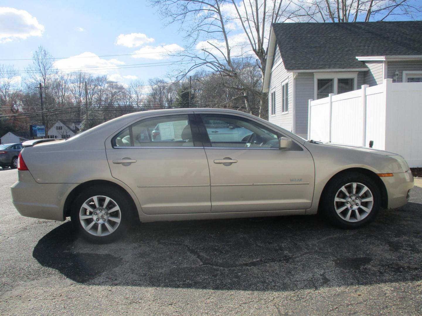 2008 TAN Mercury Milan I4 (3MEHM07Z48R) with an 2.3L L4 DOHC 16V engine, located at 540a Delsea Drive, Sewell, NJ, 08080, (987) 867-5309, 39.752560, -75.111206 - Photo#6