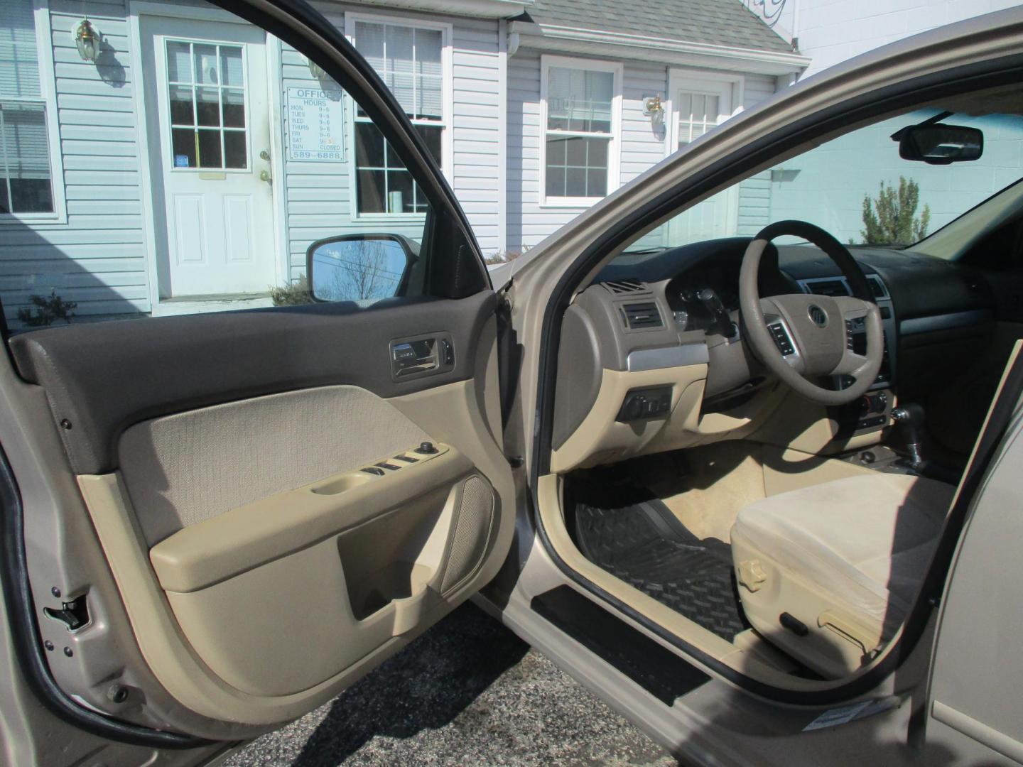2008 TAN Mercury Milan I4 (3MEHM07Z48R) with an 2.3L L4 DOHC 16V engine, located at 540a Delsea Drive, Sewell, NJ, 08080, (987) 867-5309, 39.752560, -75.111206 - Photo#9