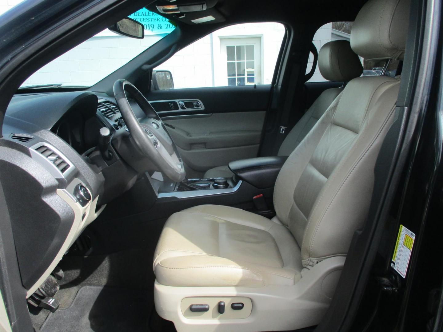 2014 BLACK Ford Explorer XLT 4WD (1FM5K8D86EG) with an 3.5L V6 DOHC 24V engine, 6-Speed Automatic transmission, located at 540a Delsea Drive, Sewell, NJ, 08080, (987) 867-5309, 39.752560, -75.111206 - Photo#12