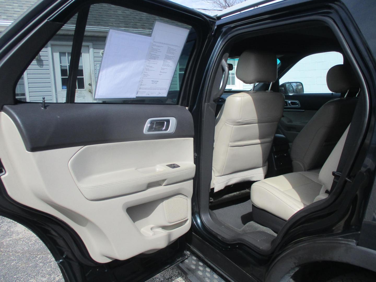 2014 BLACK Ford Explorer XLT 4WD (1FM5K8D86EG) with an 3.5L V6 DOHC 24V engine, 6-Speed Automatic transmission, located at 540a Delsea Drive, Sewell, NJ, 08080, (987) 867-5309, 39.752560, -75.111206 - Photo#13