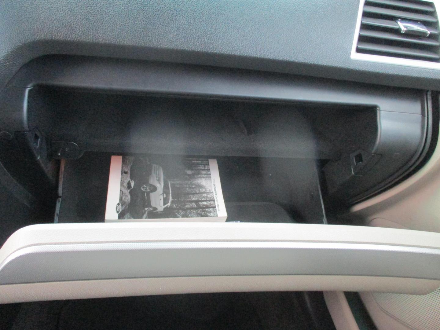 2014 BLACK Ford Explorer XLT 4WD (1FM5K8D86EG) with an 3.5L V6 DOHC 24V engine, 6-Speed Automatic transmission, located at 540a Delsea Drive, Sewell, NJ, 08080, (987) 867-5309, 39.752560, -75.111206 - Photo#24