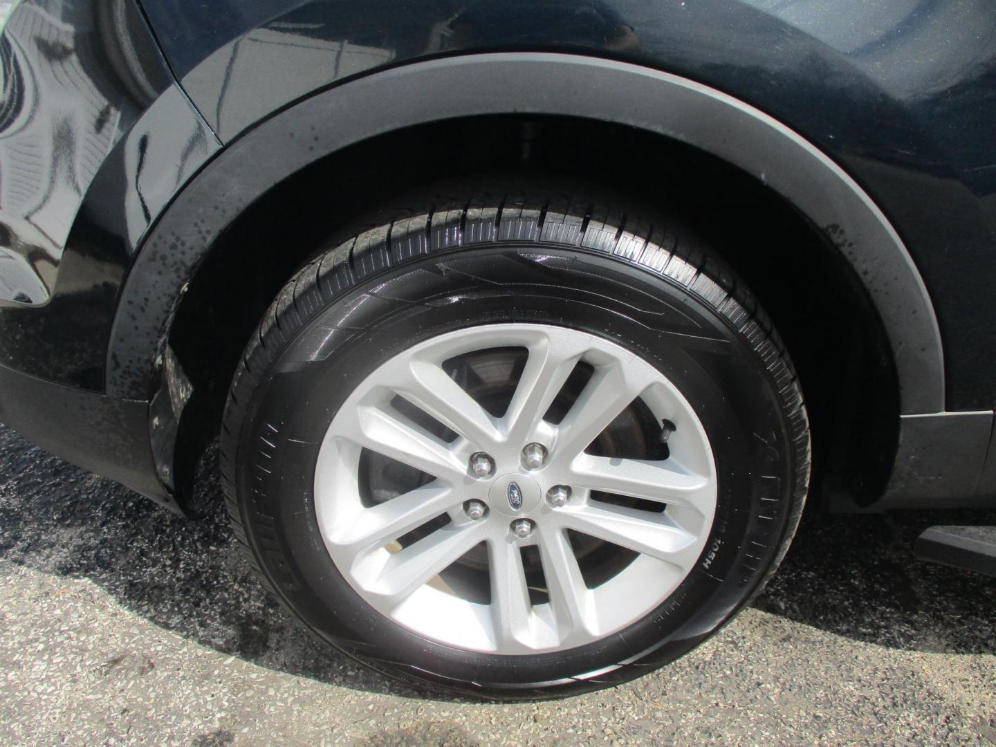 2014 BLACK Ford Explorer XLT 4WD (1FM5K8D86EG) with an 3.5L V6 DOHC 24V engine, 6-Speed Automatic transmission, located at 540a Delsea Drive, Sewell, NJ, 08080, (987) 867-5309, 39.752560, -75.111206 - Photo#27