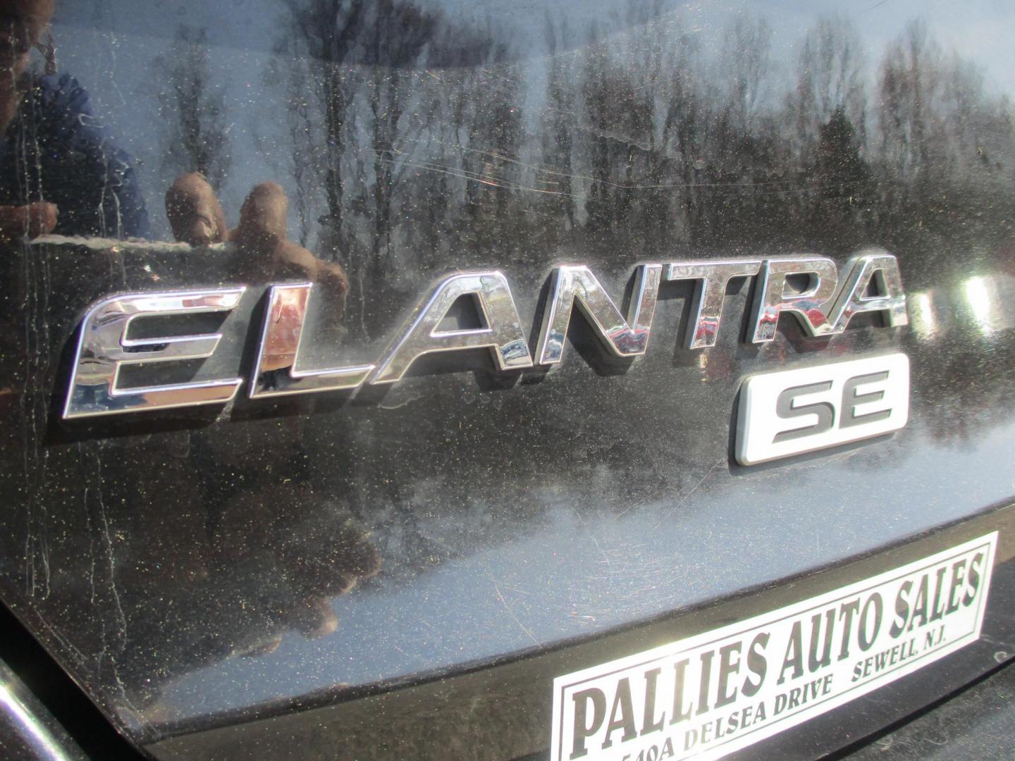 2018 BLACK Hyundai Elantra SE 6AT (5NPD74LF5JH) with an 1.8L L4 DOHC 16V engine, 6A transmission, located at 540a Delsea Drive, Sewell, NJ, 08080, (987) 867-5309, 39.752560, -75.111206 - Photo#5