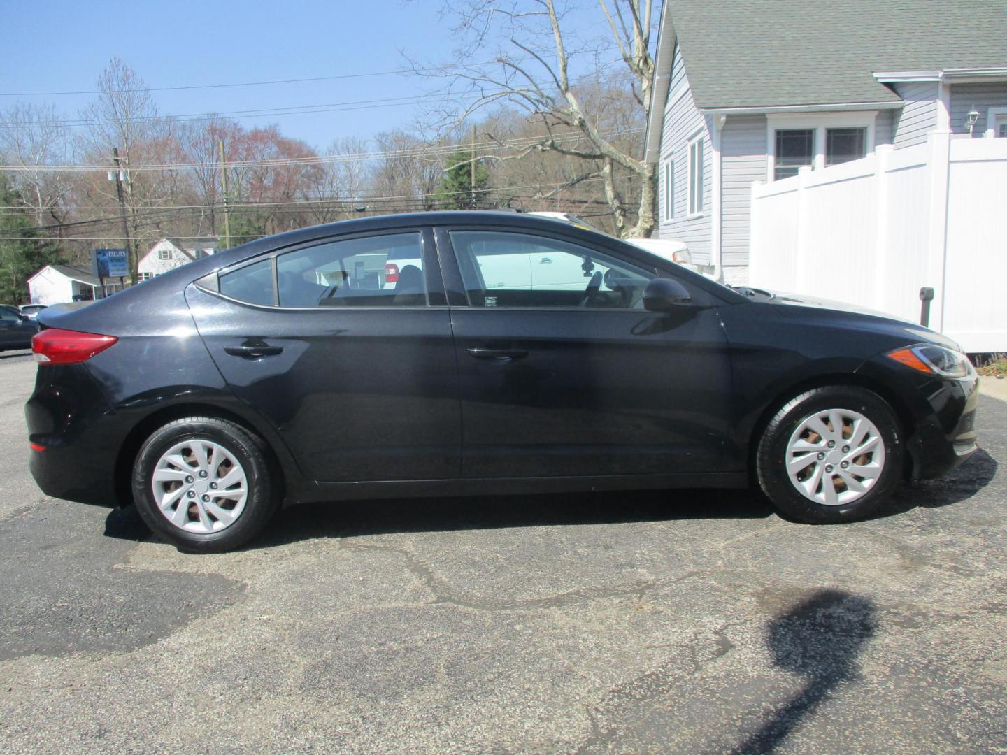 2018 BLACK Hyundai Elantra SE 6AT (5NPD74LF5JH) with an 1.8L L4 DOHC 16V engine, 6A transmission, located at 540a Delsea Drive, Sewell, NJ, 08080, (987) 867-5309, 39.752560, -75.111206 - Photo#7