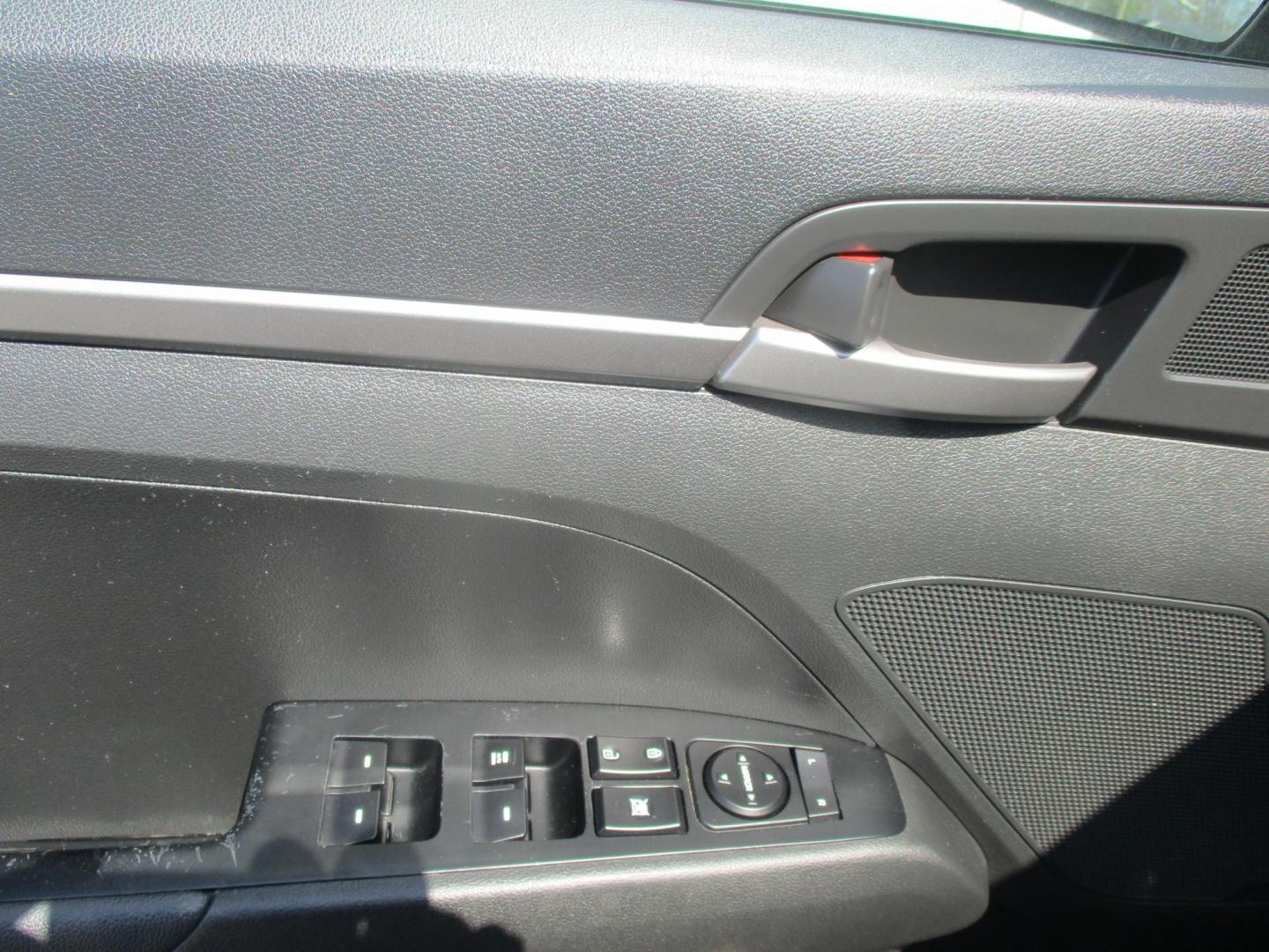 2018 BLACK Hyundai Elantra SE 6AT (5NPD74LF5JH) with an 1.8L L4 DOHC 16V engine, 6A transmission, located at 540a Delsea Drive, Sewell, NJ, 08080, (987) 867-5309, 39.752560, -75.111206 - Photo#11