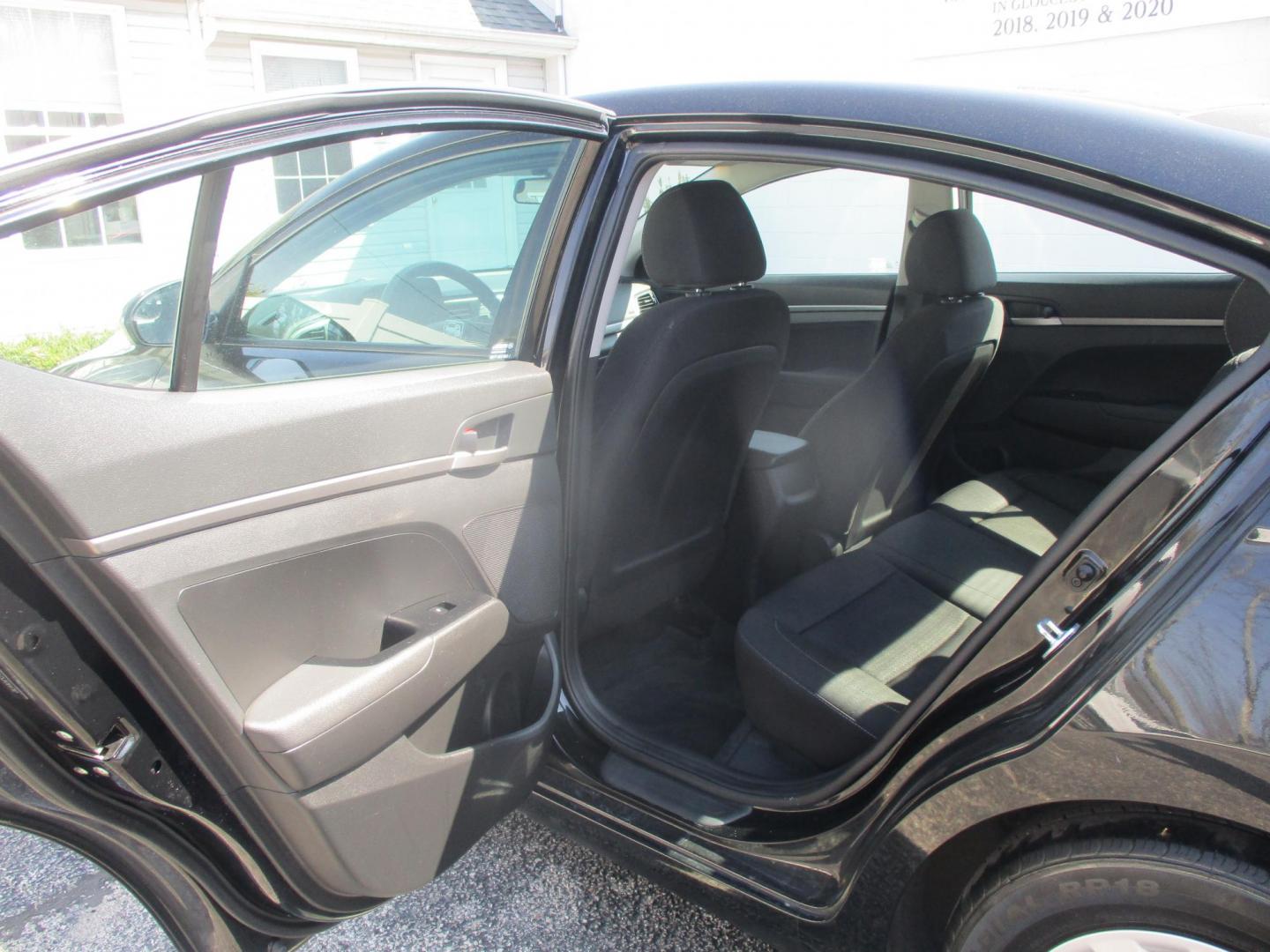 2018 BLACK Hyundai Elantra SE 6AT (5NPD74LF5JH) with an 1.8L L4 DOHC 16V engine, 6A transmission, located at 540a Delsea Drive, Sewell, NJ, 08080, (987) 867-5309, 39.752560, -75.111206 - Photo#13