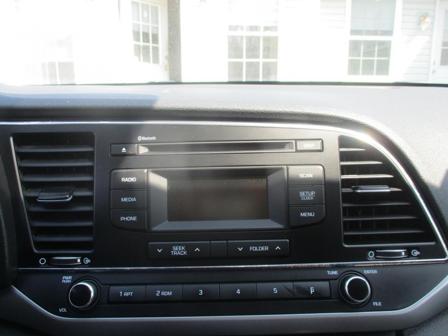 2018 BLACK Hyundai Elantra SE 6AT (5NPD74LF5JH) with an 1.8L L4 DOHC 16V engine, 6A transmission, located at 540a Delsea Drive, Sewell, NJ, 08080, (987) 867-5309, 39.752560, -75.111206 - Photo#19