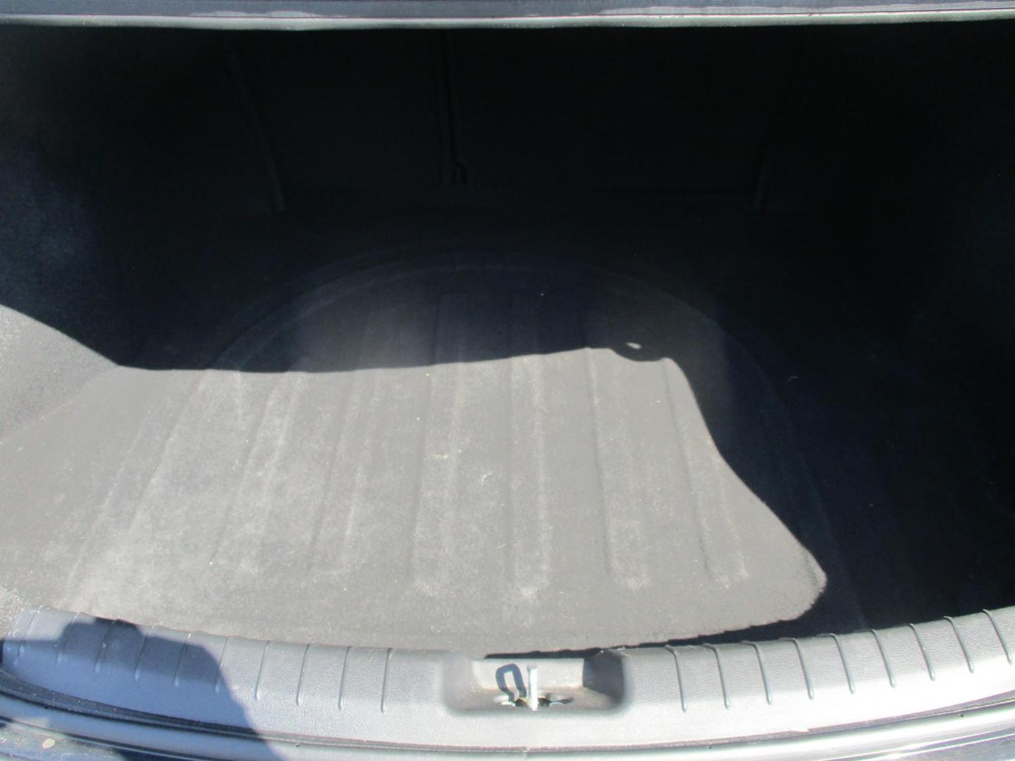 2018 BLACK Hyundai Elantra SE 6AT (5NPD74LF5JH) with an 1.8L L4 DOHC 16V engine, 6A transmission, located at 540a Delsea Drive, Sewell, NJ, 08080, (987) 867-5309, 39.752560, -75.111206 - Photo#25