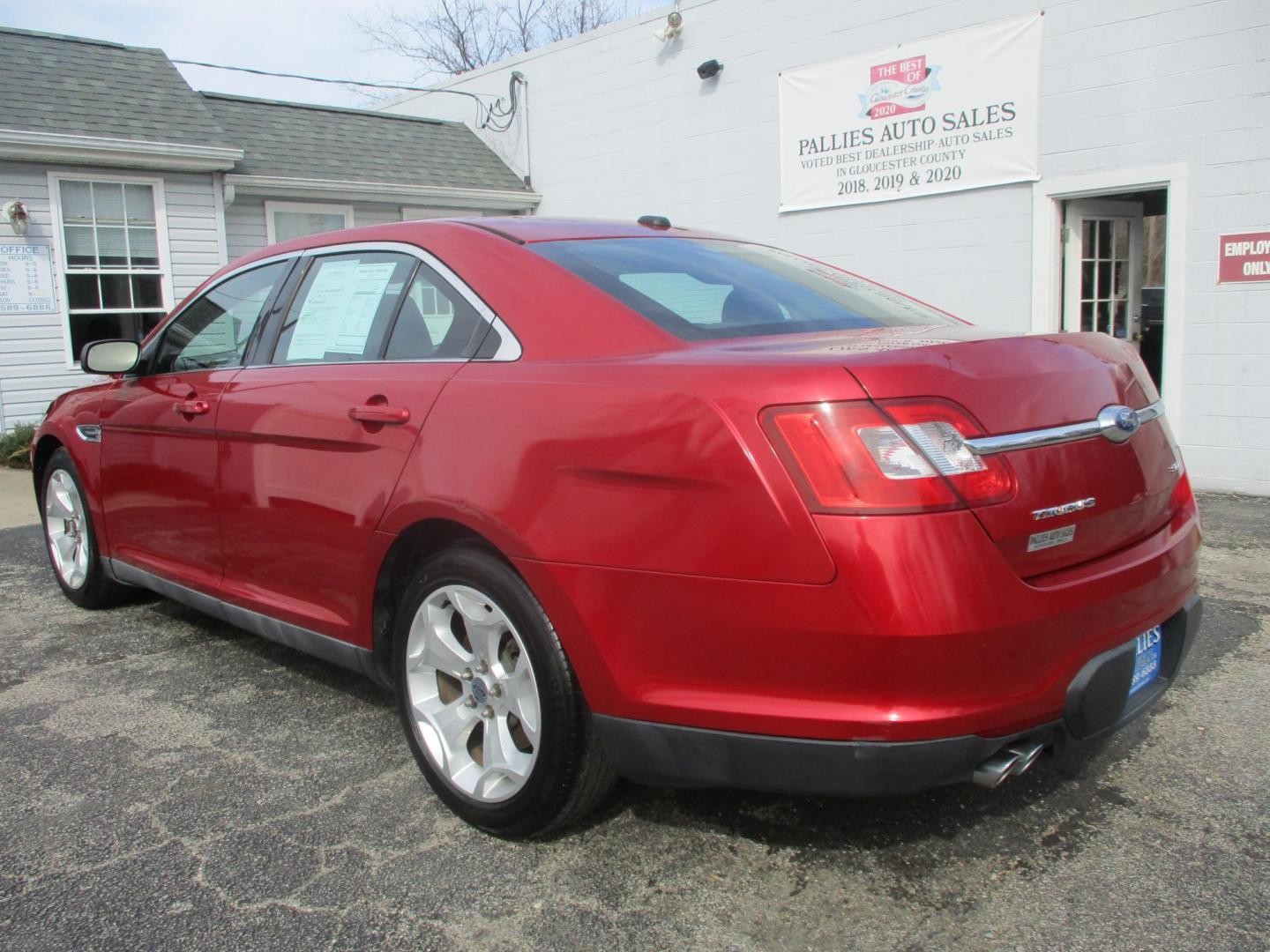 2011 RED Ford Taurus SEL FWD (1FAHP2EW4BG) with an 3.5L V6 DOHC 24V engine, 6-Speed Automatic transmission, located at 540a Delsea Drive, Sewell, NJ, 08080, (987) 867-5309, 39.752560, -75.111206 - Photo#2