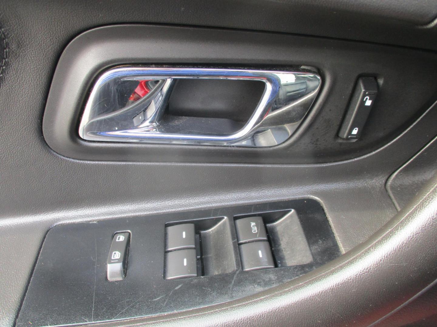 2011 RED Ford Taurus SEL FWD (1FAHP2EW4BG) with an 3.5L V6 DOHC 24V engine, 6-Speed Automatic transmission, located at 540a Delsea Drive, Sewell, NJ, 08080, (987) 867-5309, 39.752560, -75.111206 - Photo#11