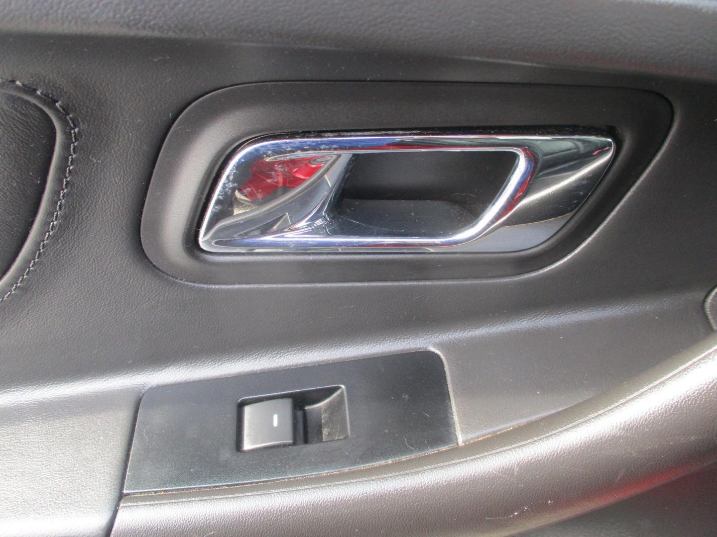 2011 RED Ford Taurus SEL FWD (1FAHP2EW4BG) with an 3.5L V6 DOHC 24V engine, 6-Speed Automatic transmission, located at 540a Delsea Drive, Sewell, NJ, 08080, (987) 867-5309, 39.752560, -75.111206 - Photo#14