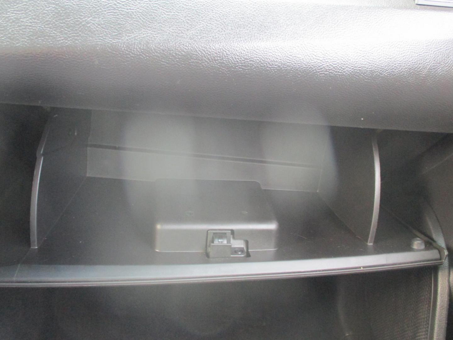 2011 RED Ford Taurus SEL FWD (1FAHP2EW4BG) with an 3.5L V6 DOHC 24V engine, 6-Speed Automatic transmission, located at 540a Delsea Drive, Sewell, NJ, 08080, (987) 867-5309, 39.752560, -75.111206 - Photo#23