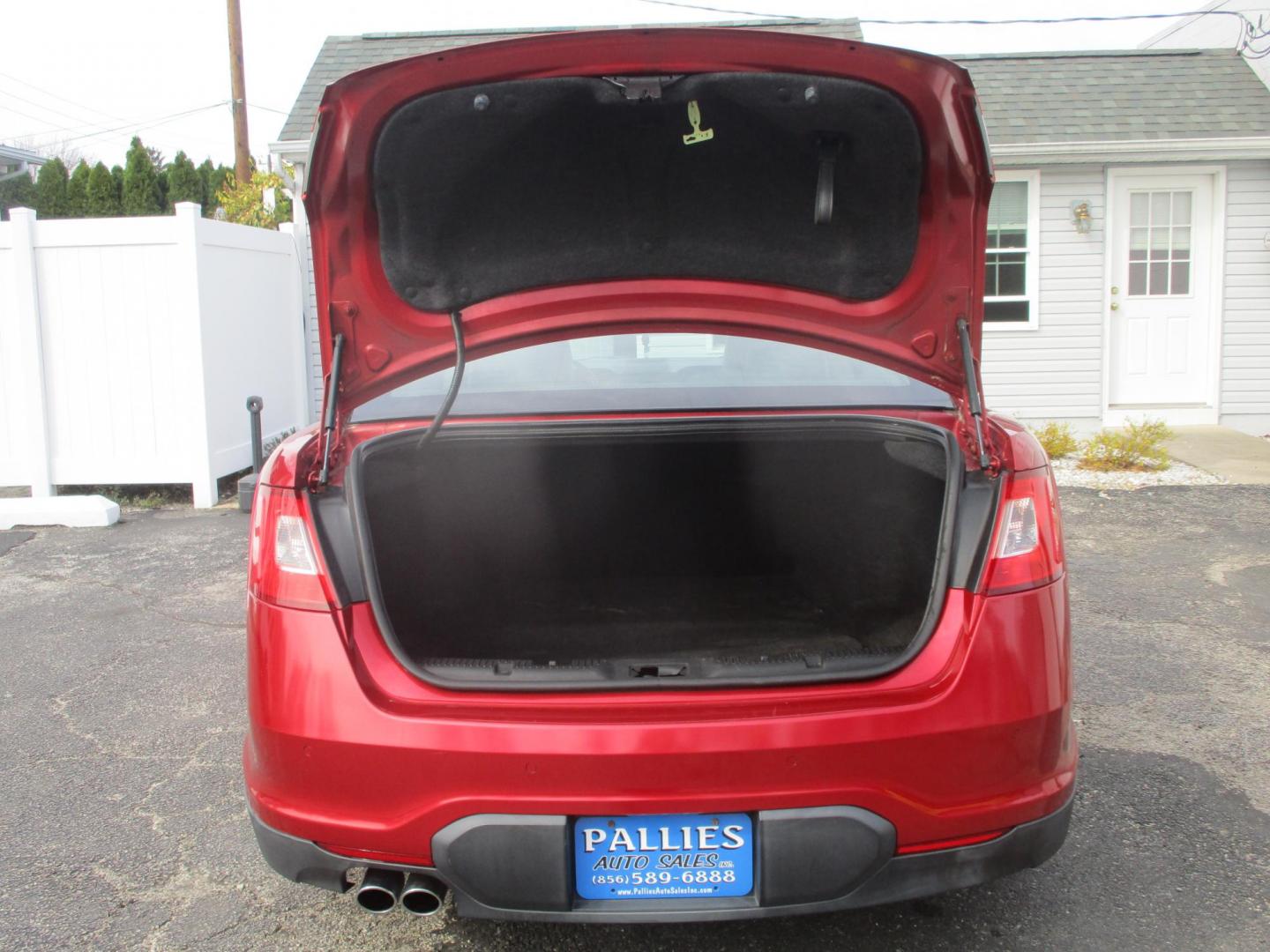 2011 RED Ford Taurus SEL FWD (1FAHP2EW4BG) with an 3.5L V6 DOHC 24V engine, 6-Speed Automatic transmission, located at 540a Delsea Drive, Sewell, NJ, 08080, (987) 867-5309, 39.752560, -75.111206 - Photo#24