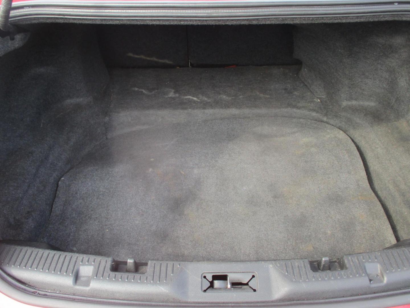 2011 RED Ford Taurus SEL FWD (1FAHP2EW4BG) with an 3.5L V6 DOHC 24V engine, 6-Speed Automatic transmission, located at 540a Delsea Drive, Sewell, NJ, 08080, (987) 867-5309, 39.752560, -75.111206 - Photo#25