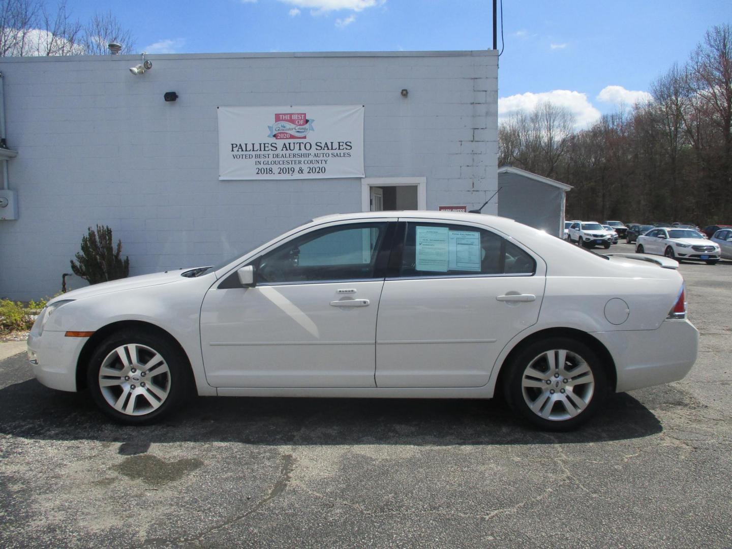 2009 WHITE Ford Fusion V6 SEL (3FAHP08129R) with an 3.0L V6 DOHC 24V engine, located at 540a Delsea Drive, Sewell, NJ, 08080, (987) 867-5309, 39.752560, -75.111206 - Photo#1