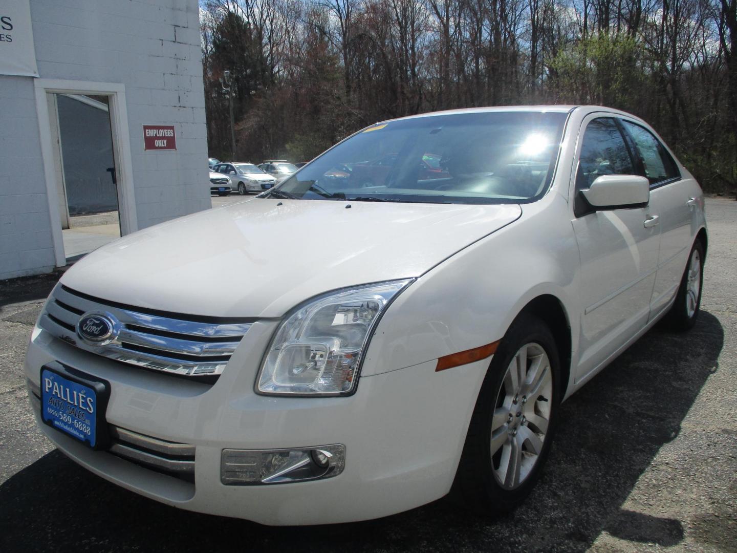 2009 WHITE Ford Fusion V6 SEL (3FAHP08129R) with an 3.0L V6 DOHC 24V engine, located at 540a Delsea Drive, Sewell, NJ, 08080, (987) 867-5309, 39.752560, -75.111206 - Photo#0
