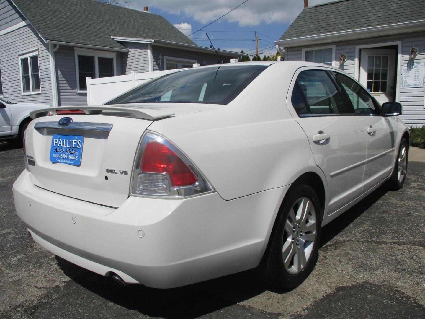 2009 WHITE Ford Fusion V6 SEL (3FAHP08129R) with an 3.0L V6 DOHC 24V engine, located at 540a Delsea Drive, Sewell, NJ, 08080, (987) 867-5309, 39.752560, -75.111206 - Photo#6