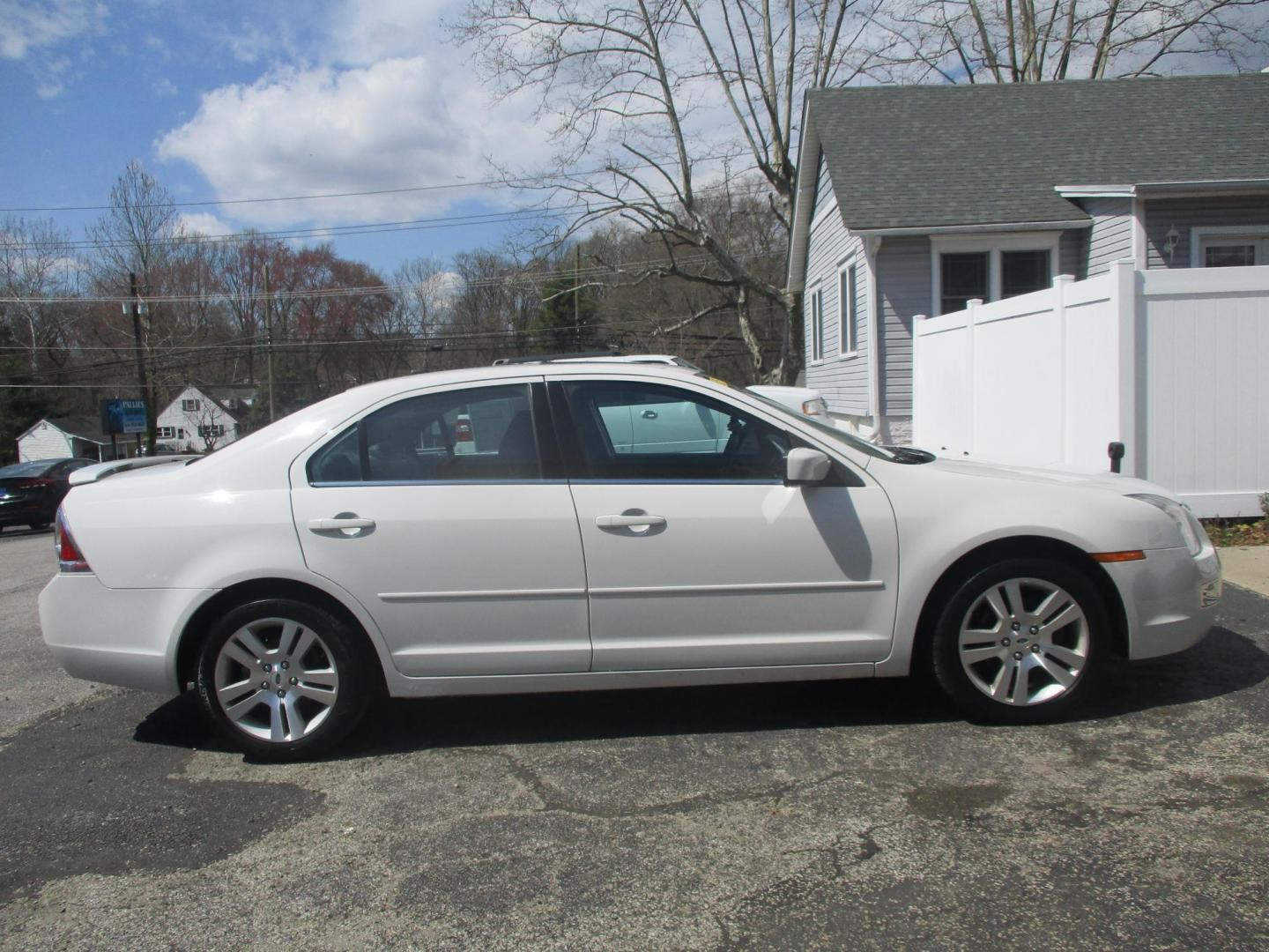 2009 WHITE Ford Fusion V6 SEL (3FAHP08129R) with an 3.0L V6 DOHC 24V engine, located at 540a Delsea Drive, Sewell, NJ, 08080, (987) 867-5309, 39.752560, -75.111206 - Photo#7