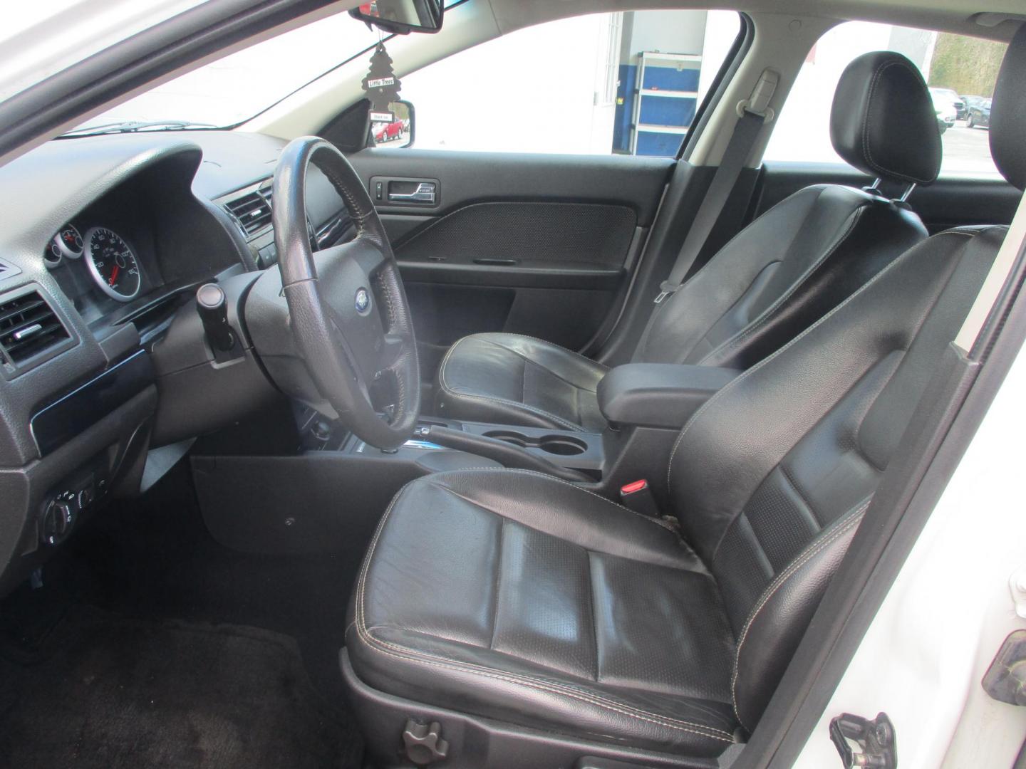 2009 WHITE Ford Fusion V6 SEL (3FAHP08129R) with an 3.0L V6 DOHC 24V engine, located at 540a Delsea Drive, Sewell, NJ, 08080, (987) 867-5309, 39.752560, -75.111206 - Photo#12