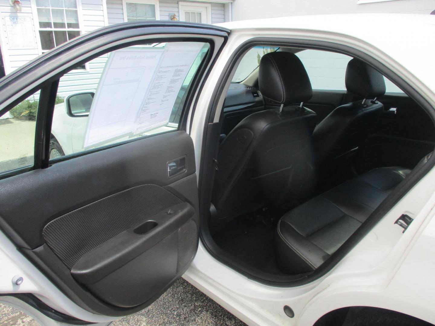 2009 WHITE Ford Fusion V6 SEL (3FAHP08129R) with an 3.0L V6 DOHC 24V engine, located at 540a Delsea Drive, Sewell, NJ, 08080, (987) 867-5309, 39.752560, -75.111206 - Photo#13