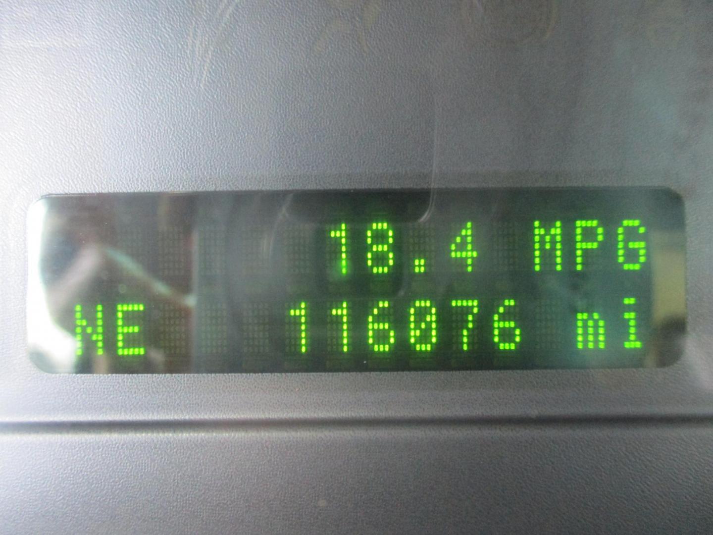 2009 WHITE Ford Fusion V6 SEL (3FAHP08129R) with an 3.0L V6 DOHC 24V engine, located at 540a Delsea Drive, Sewell, NJ, 08080, (987) 867-5309, 39.752560, -75.111206 - Photo#18