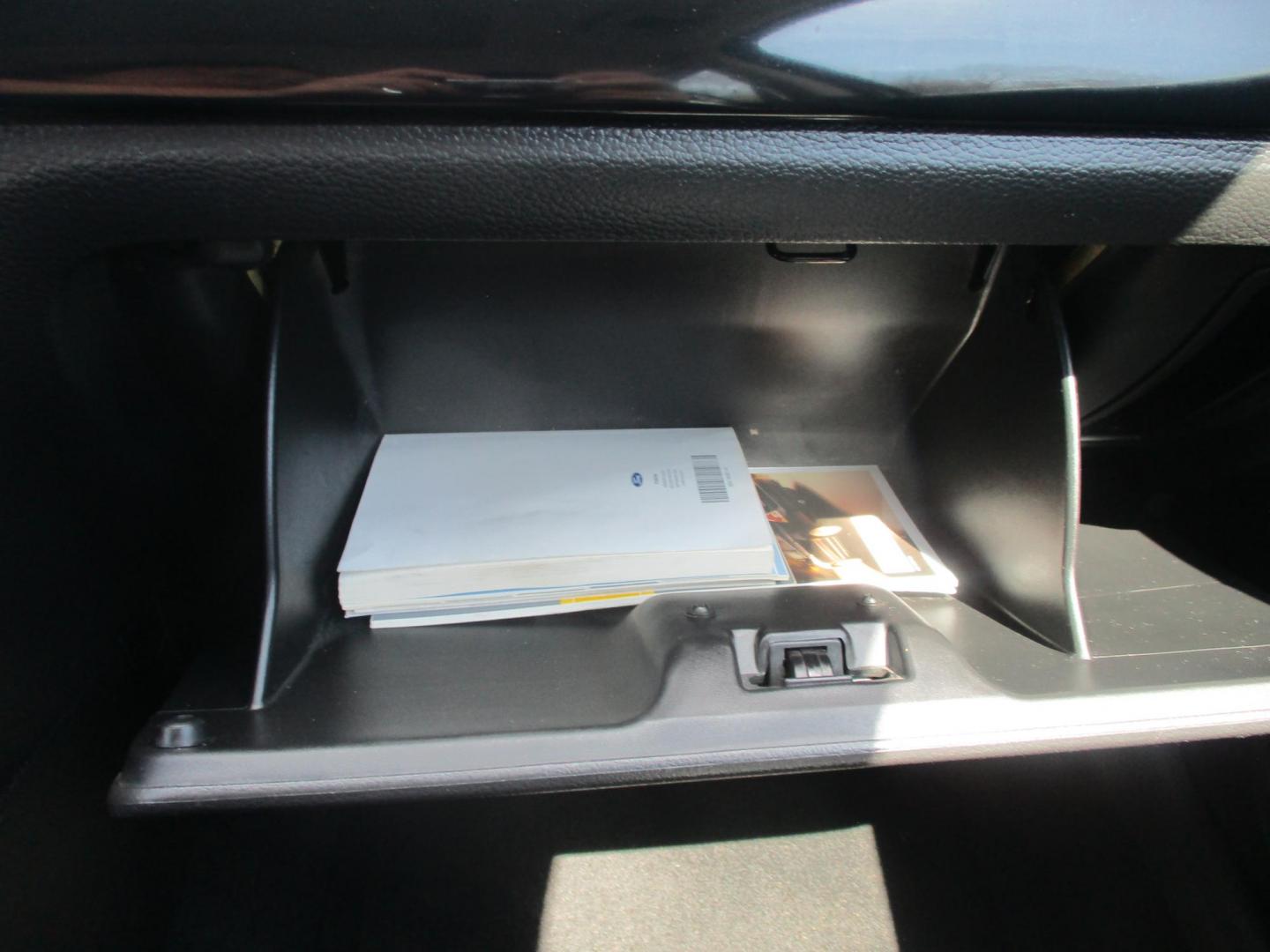 2009 WHITE Ford Fusion V6 SEL (3FAHP08129R) with an 3.0L V6 DOHC 24V engine, located at 540a Delsea Drive, Sewell, NJ, 08080, (987) 867-5309, 39.752560, -75.111206 - Photo#24