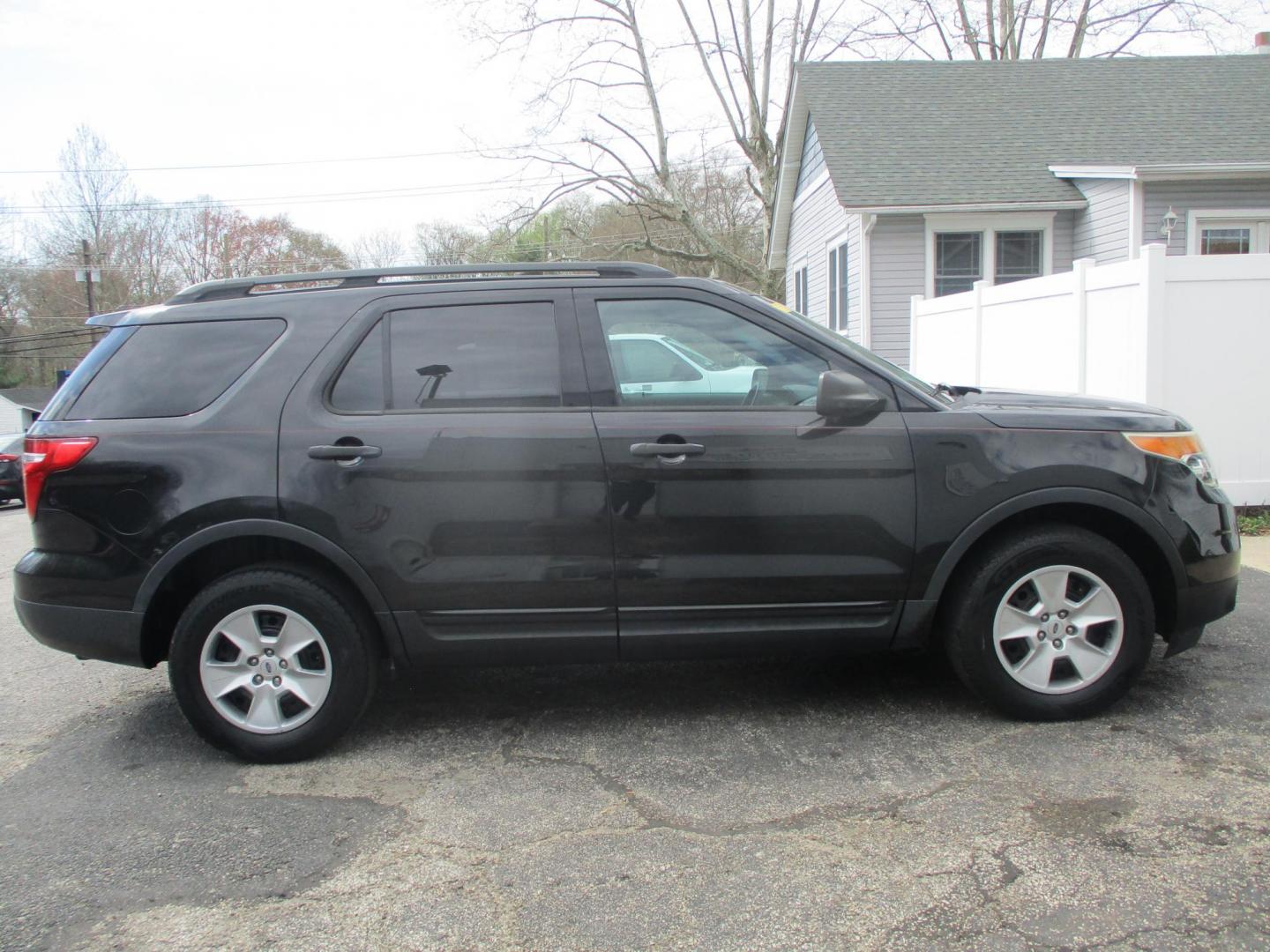 2013 BLACK Ford Explorer Base 4WD (1FM5K8B82DG) with an 3.5L V6 DOHC 24V engine, 6-Speed Automatic transmission, located at 540a Delsea Drive, Sewell, NJ, 08080, (987) 867-5309, 39.752560, -75.111206 - Photo#6