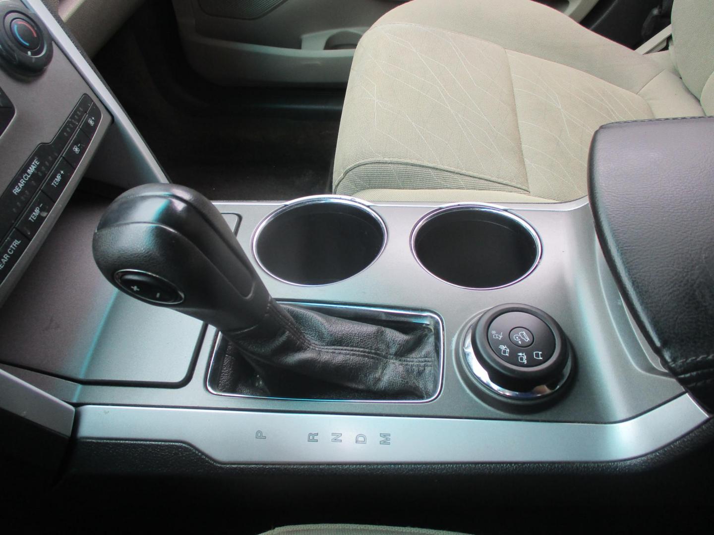 2013 BLACK Ford Explorer Base 4WD (1FM5K8B82DG) with an 3.5L V6 DOHC 24V engine, 6-Speed Automatic transmission, located at 540a Delsea Drive, Sewell, NJ, 08080, (987) 867-5309, 39.752560, -75.111206 - Photo#21