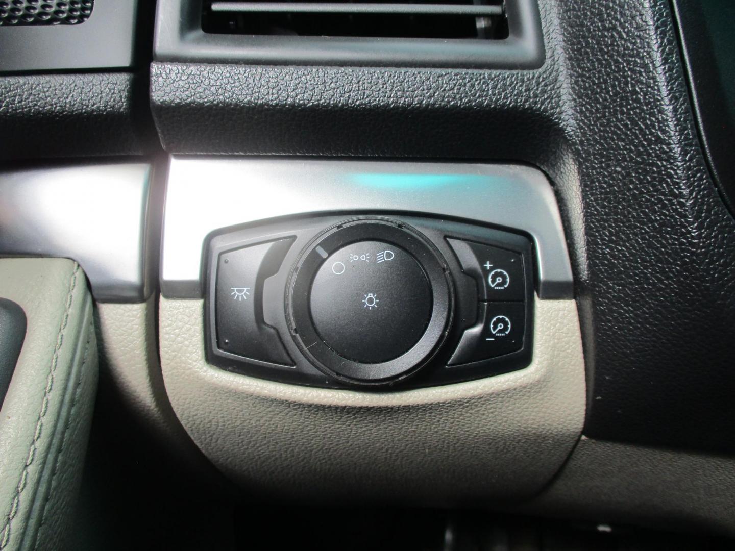 2013 BLACK Ford Explorer Base 4WD (1FM5K8B82DG) with an 3.5L V6 DOHC 24V engine, 6-Speed Automatic transmission, located at 540a Delsea Drive, Sewell, NJ, 08080, (987) 867-5309, 39.752560, -75.111206 - Photo#22