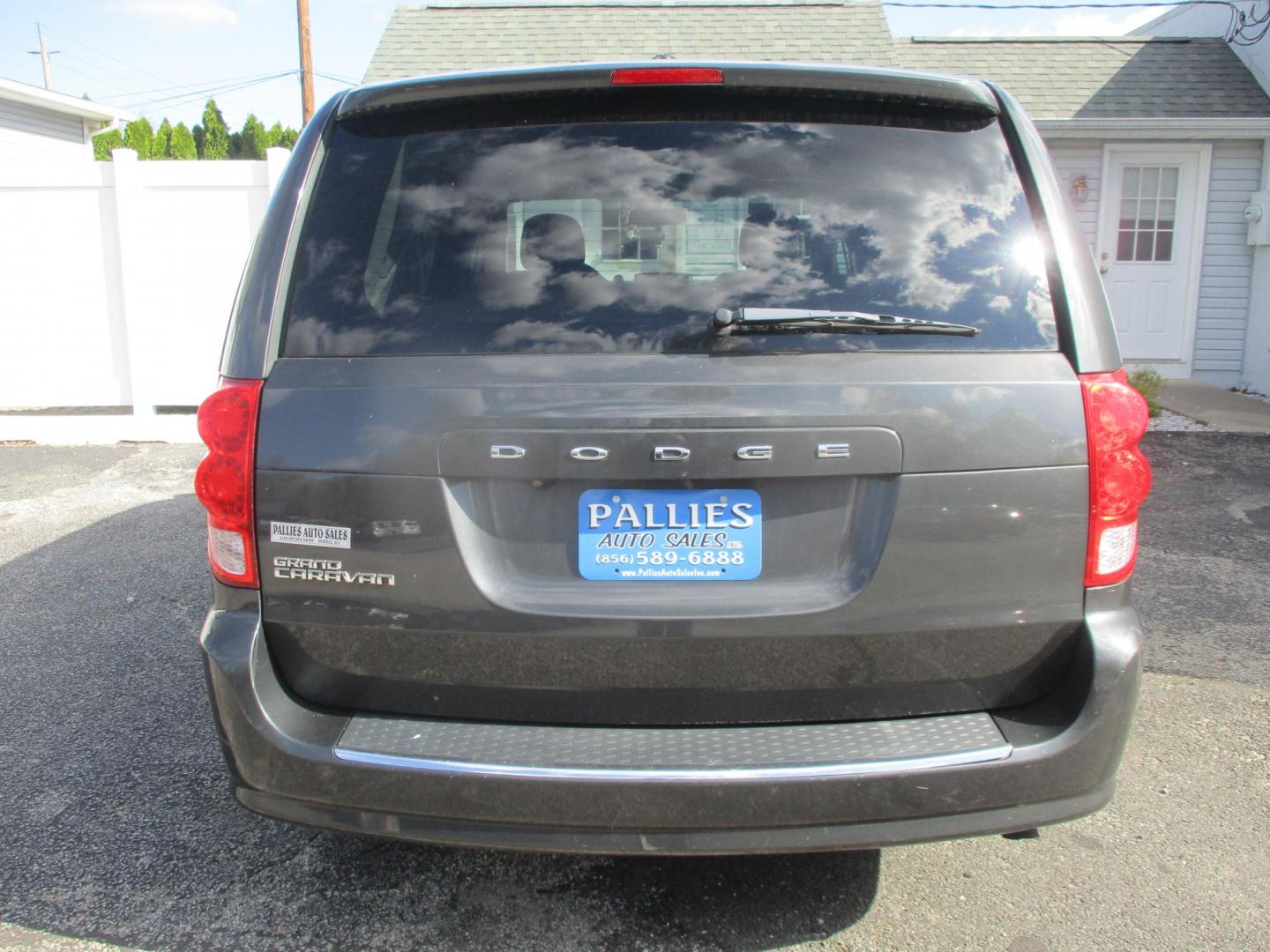2012 BLACK Dodge Grand Caravan SXT (2C4RDGCG7CR) with an 3.6L V6 DOHC 24V engine, 6-Speed Automatic transmission, located at 540a Delsea Drive, Sewell, NJ, 08080, (987) 867-5309, 39.752560, -75.111206 - Photo#3