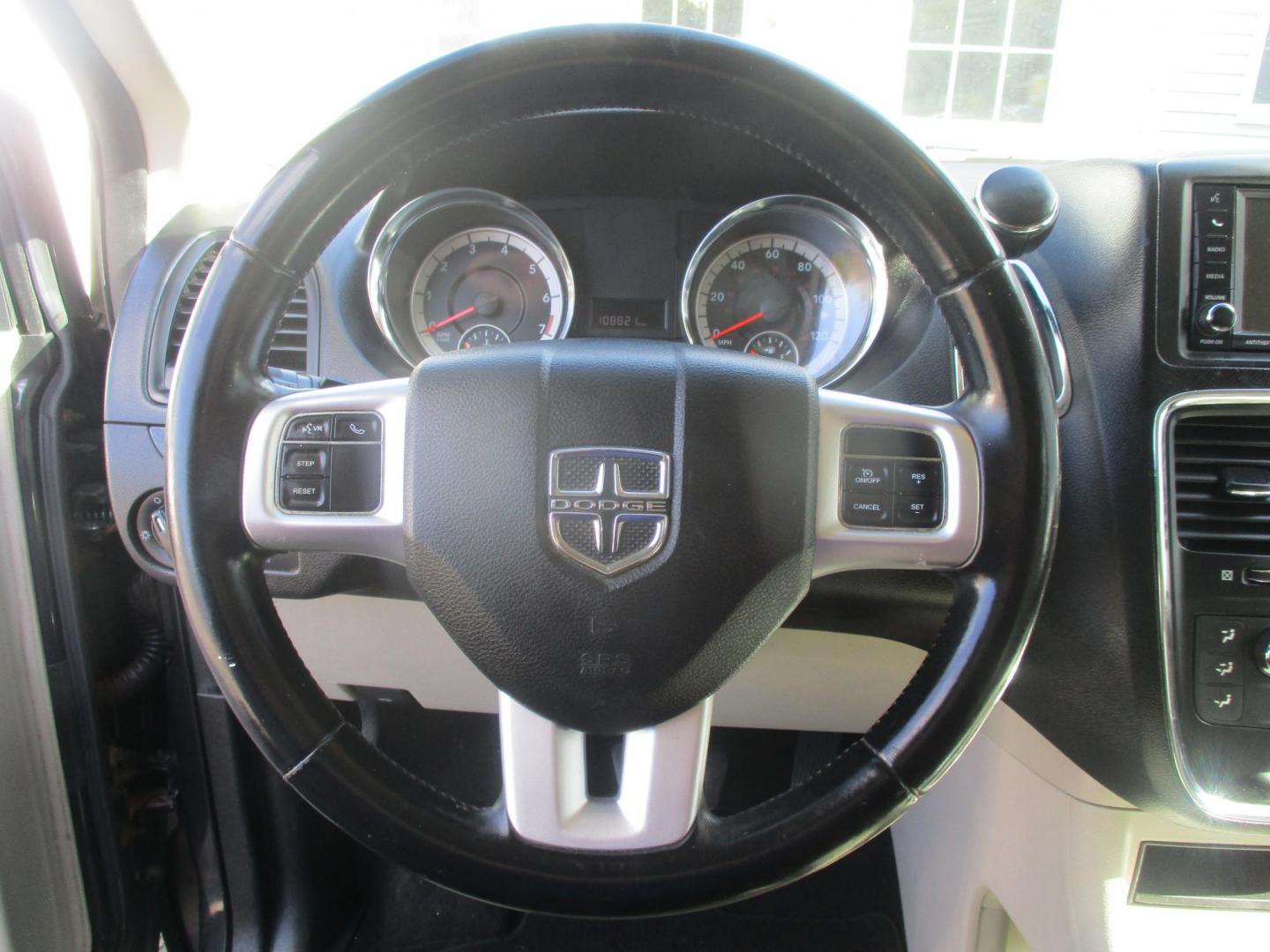 2012 BLACK Dodge Grand Caravan SXT (2C4RDGCG7CR) with an 3.6L V6 DOHC 24V engine, 6-Speed Automatic transmission, located at 540a Delsea Drive, Sewell, NJ, 08080, (987) 867-5309, 39.752560, -75.111206- Photo#14