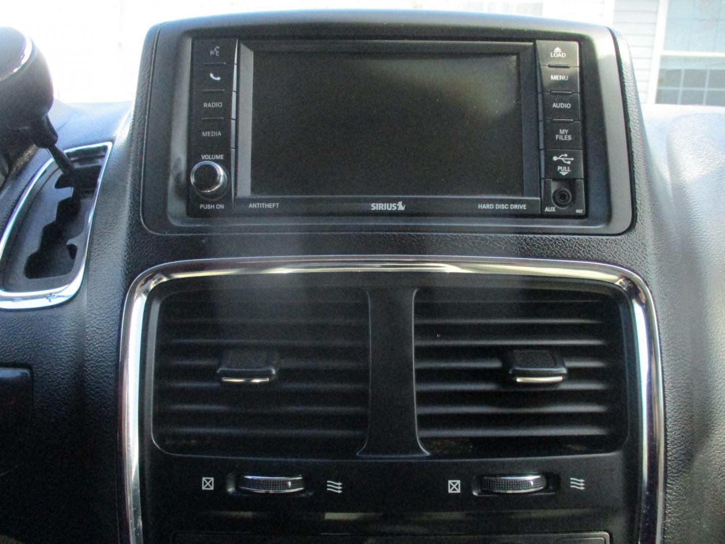 2012 BLACK Dodge Grand Caravan SXT (2C4RDGCG7CR) with an 3.6L V6 DOHC 24V engine, 6-Speed Automatic transmission, located at 540a Delsea Drive, Sewell, NJ, 08080, (987) 867-5309, 39.752560, -75.111206 - Photo#18