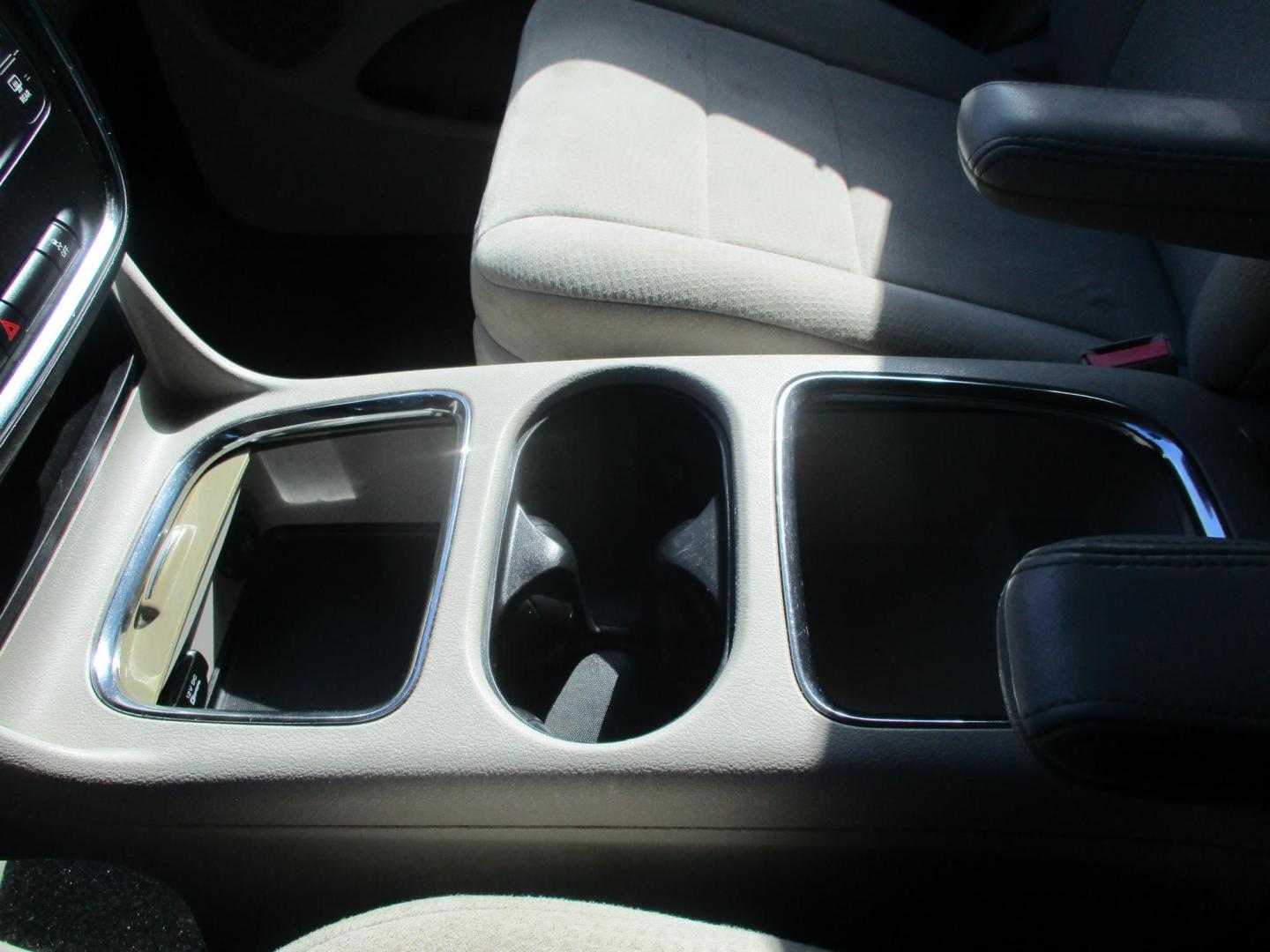 2012 BLACK Dodge Grand Caravan SXT (2C4RDGCG7CR) with an 3.6L V6 DOHC 24V engine, 6-Speed Automatic transmission, located at 540a Delsea Drive, Sewell, NJ, 08080, (987) 867-5309, 39.752560, -75.111206 - Photo#20