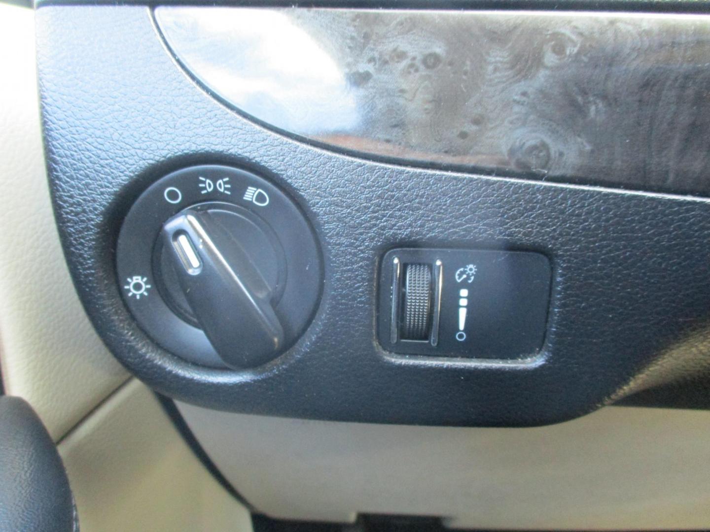 2012 BLACK Dodge Grand Caravan SXT (2C4RDGCG7CR) with an 3.6L V6 DOHC 24V engine, 6-Speed Automatic transmission, located at 540a Delsea Drive, Sewell, NJ, 08080, (987) 867-5309, 39.752560, -75.111206- Photo#21