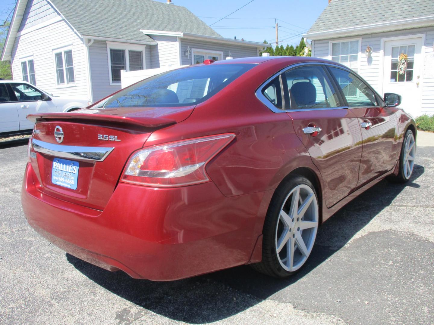 2013 RED Nissan Altima 3.5 SV (1N4BL3AP7DC) with an 3.5L V6 DOHC 24V engine, Continuously Variable Transmission transmission, located at 540a Delsea Drive, Sewell, NJ, 08080, (987) 867-5309, 39.752560, -75.111206 - Photo#6