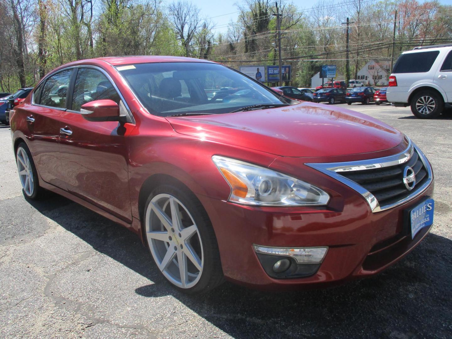 2013 RED Nissan Altima 3.5 SV (1N4BL3AP7DC) with an 3.5L V6 DOHC 24V engine, Continuously Variable Transmission transmission, located at 540a Delsea Drive, Sewell, NJ, 08080, (987) 867-5309, 39.752560, -75.111206 - Photo#8