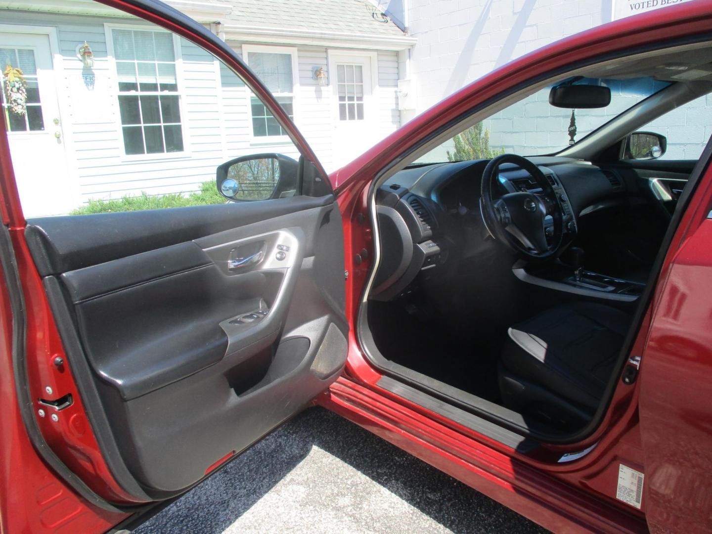 2013 RED Nissan Altima 3.5 SV (1N4BL3AP7DC) with an 3.5L V6 DOHC 24V engine, Continuously Variable Transmission transmission, located at 540a Delsea Drive, Sewell, NJ, 08080, (987) 867-5309, 39.752560, -75.111206 - Photo#10