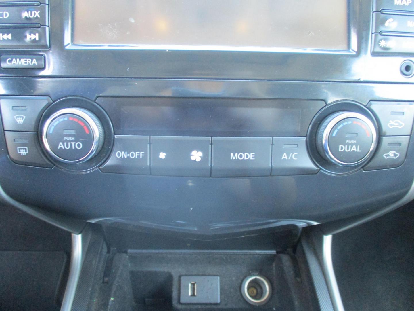 2013 RED Nissan Altima 3.5 SV (1N4BL3AP7DC) with an 3.5L V6 DOHC 24V engine, Continuously Variable Transmission transmission, located at 540a Delsea Drive, Sewell, NJ, 08080, (987) 867-5309, 39.752560, -75.111206 - Photo#20