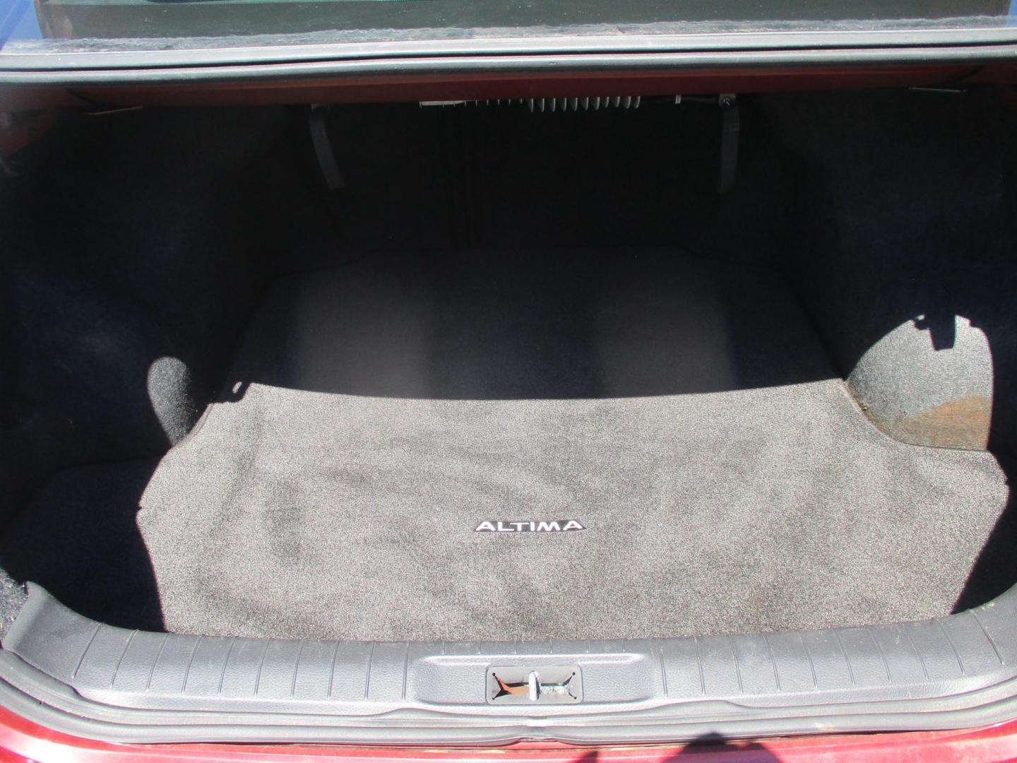 2013 RED Nissan Altima 3.5 SV (1N4BL3AP7DC) with an 3.5L V6 DOHC 24V engine, Continuously Variable Transmission transmission, located at 540a Delsea Drive, Sewell, NJ, 08080, (987) 867-5309, 39.752560, -75.111206 - Photo#24