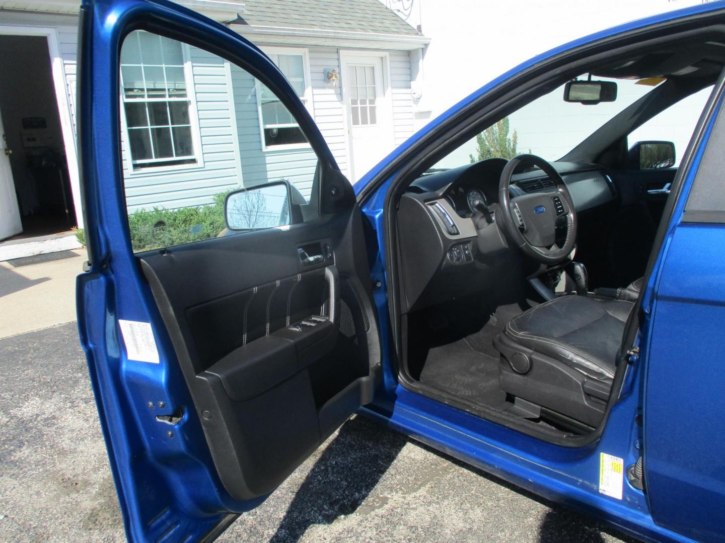 2011 BLUE Ford Focus SEL Sedan (1FAHP3HN7BW) with an 2.0L L4 DOHC 16V engine, located at 540a Delsea Drive, Sewell, NJ, 08080, (987) 867-5309, 39.752560, -75.111206 - Photo#9