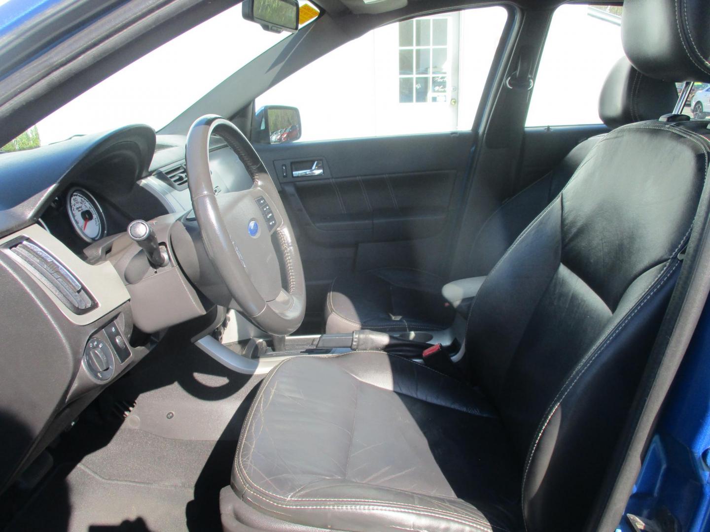 2011 BLUE Ford Focus SEL Sedan (1FAHP3HN7BW) with an 2.0L L4 DOHC 16V engine, located at 540a Delsea Drive, Sewell, NJ, 08080, (987) 867-5309, 39.752560, -75.111206 - Photo#11