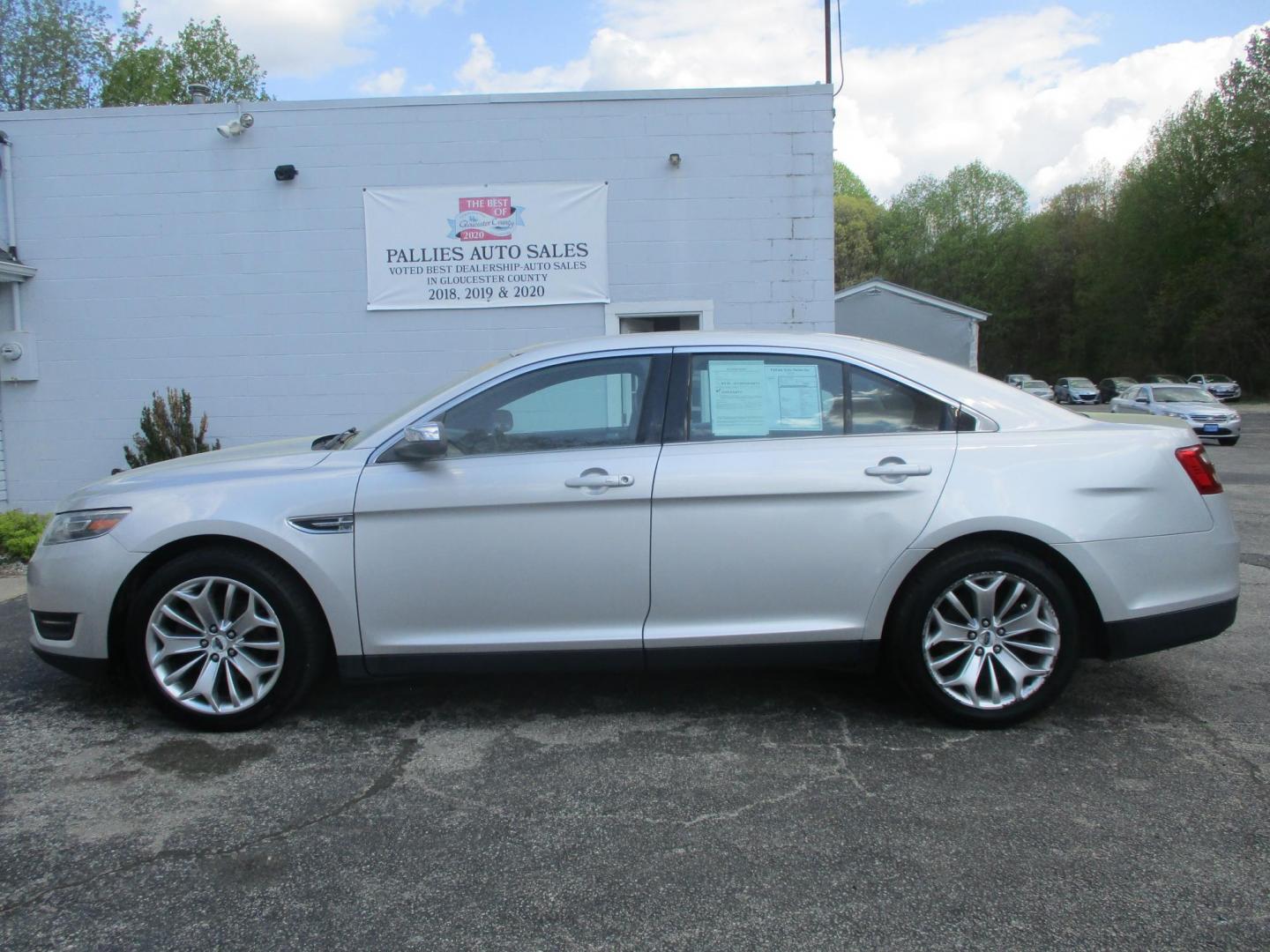 2017 SILVER Ford Taurus Limited FWD (1FAHP2F84HG) with an 3.5L V6 DOHC 24V engine, 6A transmission, located at 540a Delsea Drive, Sewell, NJ, 08080, (987) 867-5309, 39.752560, -75.111206 - Photo#1