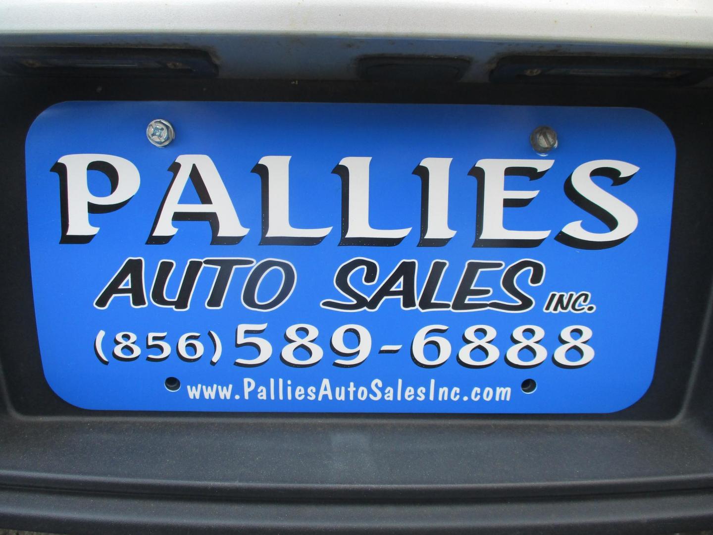 2017 SILVER Ford Taurus Limited FWD (1FAHP2F84HG) with an 3.5L V6 DOHC 24V engine, 6A transmission, located at 540a Delsea Drive, Sewell, NJ, 08080, (987) 867-5309, 39.752560, -75.111206 - Photo#4