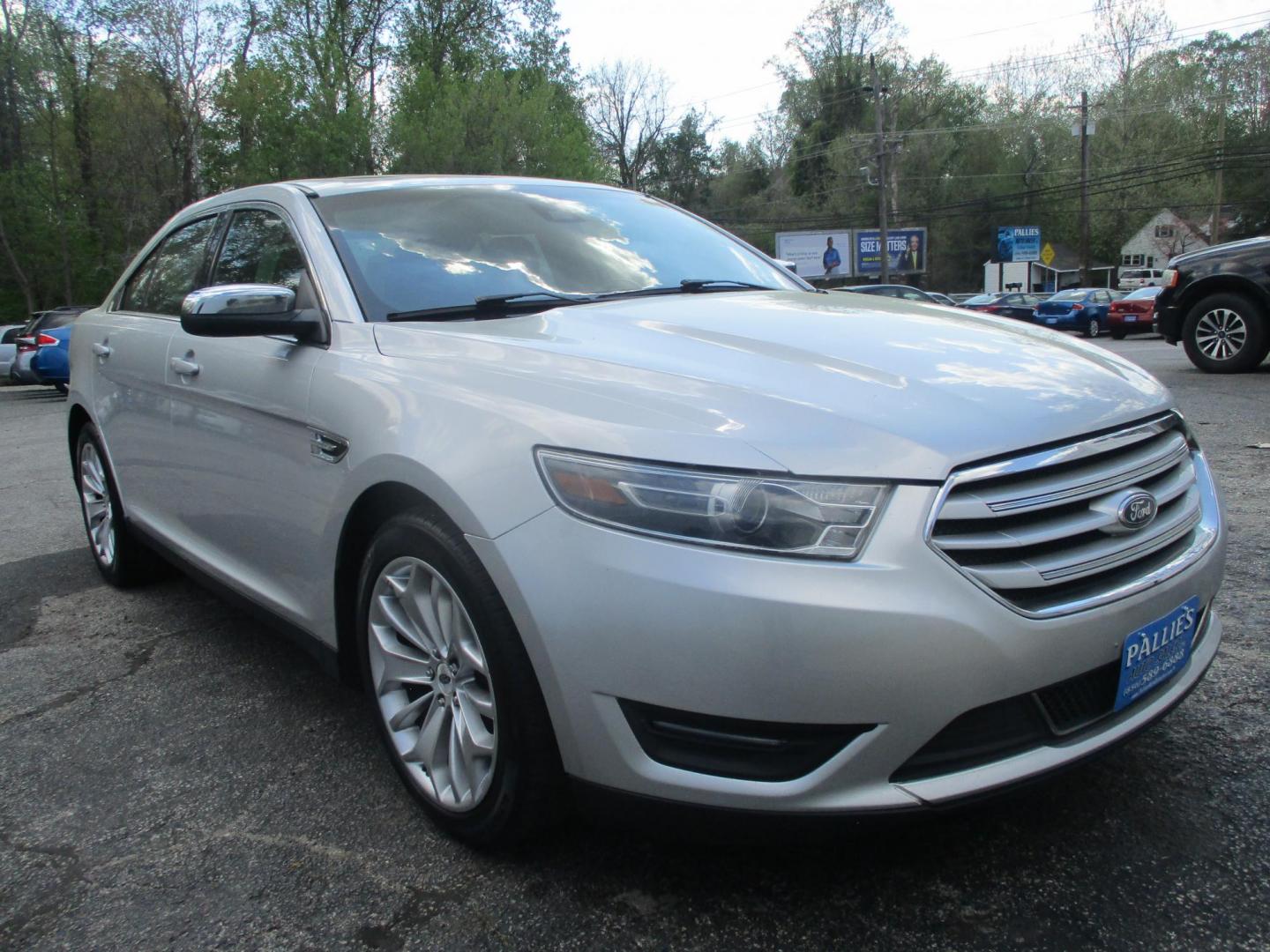 2017 SILVER Ford Taurus Limited FWD (1FAHP2F84HG) with an 3.5L V6 DOHC 24V engine, 6A transmission, located at 540a Delsea Drive, Sewell, NJ, 08080, (987) 867-5309, 39.752560, -75.111206 - Photo#8