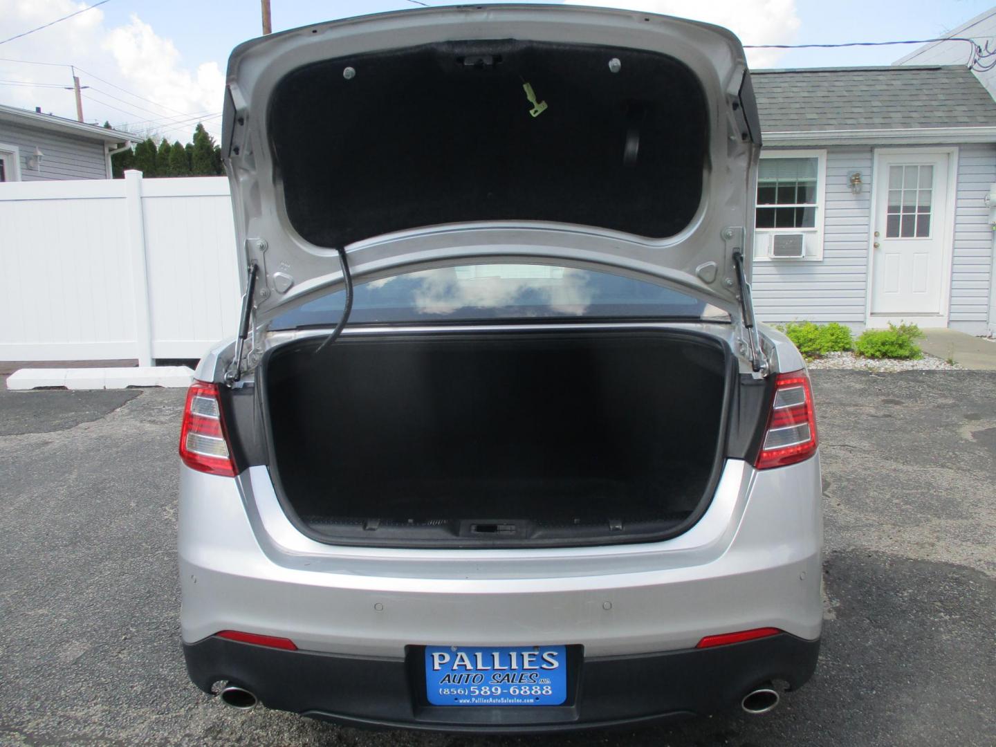 2017 SILVER Ford Taurus Limited FWD (1FAHP2F84HG) with an 3.5L V6 DOHC 24V engine, 6A transmission, located at 540a Delsea Drive, Sewell, NJ, 08080, (987) 867-5309, 39.752560, -75.111206 - Photo#26