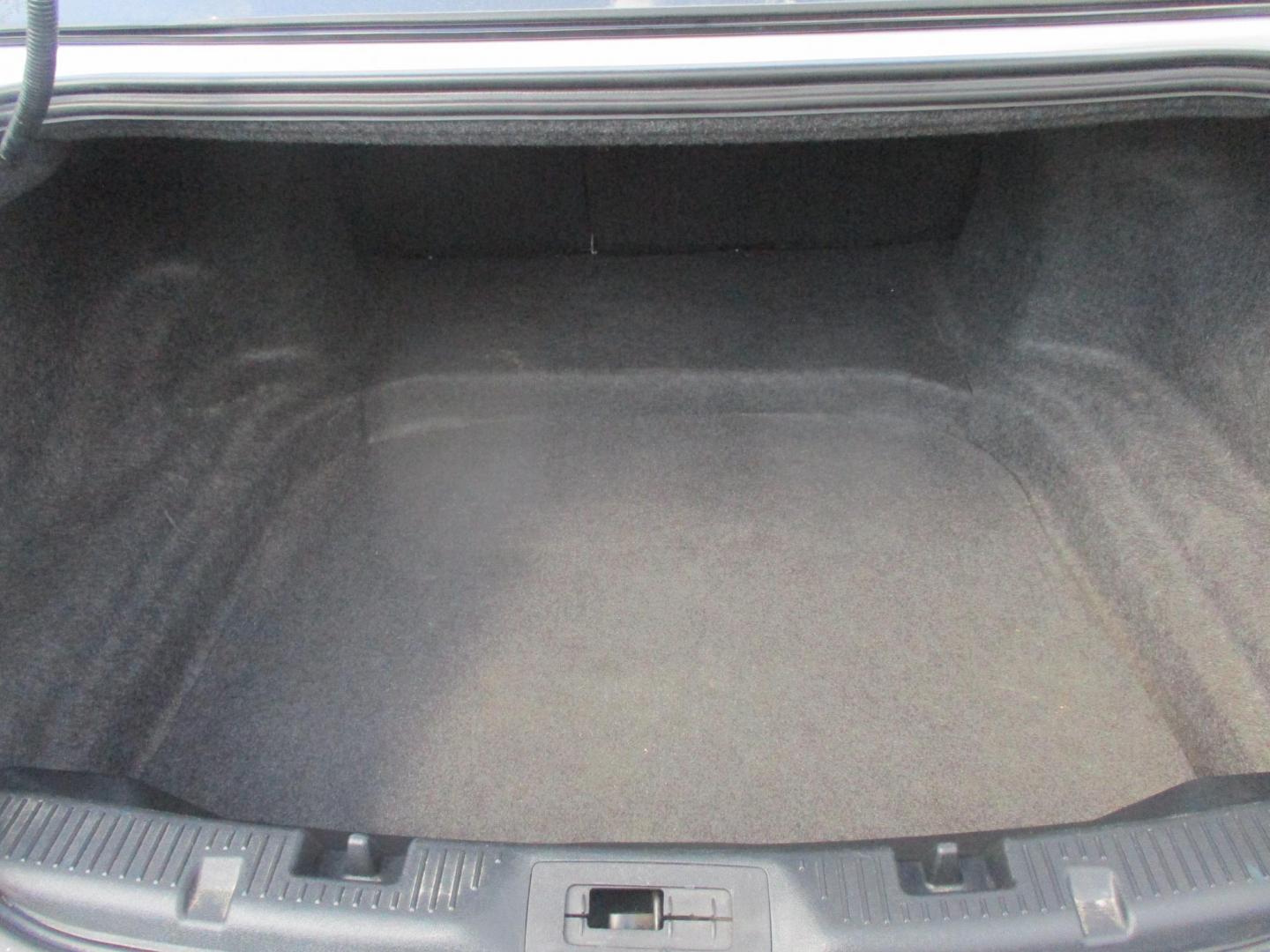 2017 SILVER Ford Taurus Limited FWD (1FAHP2F84HG) with an 3.5L V6 DOHC 24V engine, 6A transmission, located at 540a Delsea Drive, Sewell, NJ, 08080, (987) 867-5309, 39.752560, -75.111206 - Photo#27