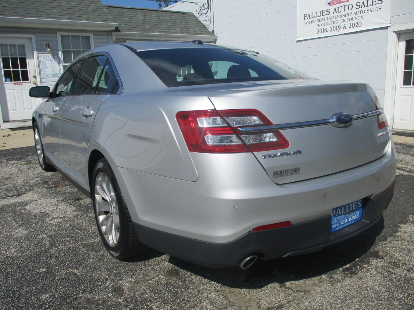 2017 SILVER Ford Taurus Limited FWD (1FAHP2F84HG) with an 3.5L V6 DOHC 24V engine, 6A transmission, located at 540a Delsea Drive, Sewell, NJ, 08080, (987) 867-5309, 39.752560, -75.111206- Photo#2